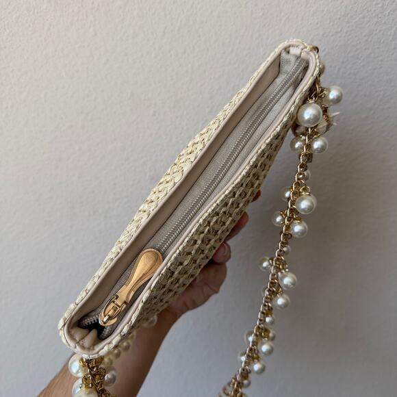 SOLD!!! Straw Pearl Seashell Embellished Resortwear Shoulder Bag - Picture 4 of 5